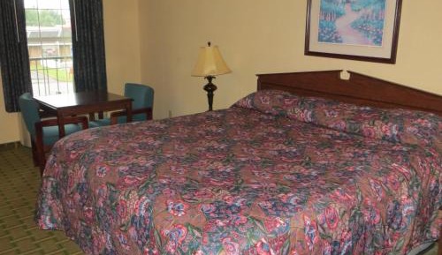 Standard King Room - Non-Smoking 