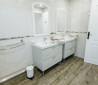 Family Room with Garden View