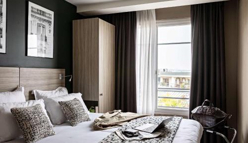 Standard Queen Room