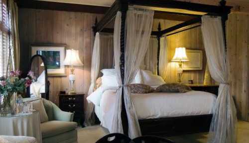 Deluxe Queen Suite