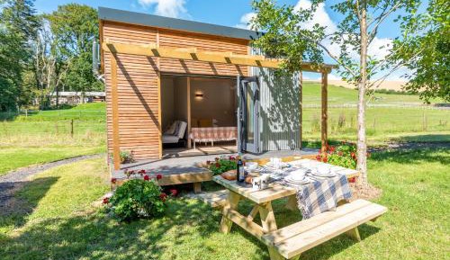 Apartment with Shower