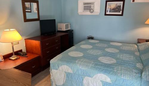 Standard Queen Room - Non-Smoking