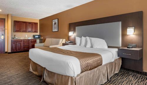 King Suite with Spa Bath and Sofa Bed - Non-Smoking