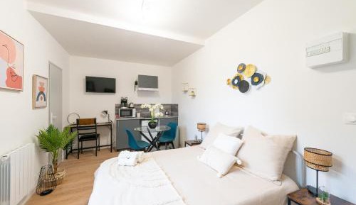 Studio with Garden View