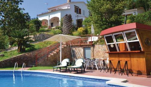 Three-Bedroom Vacation Home 