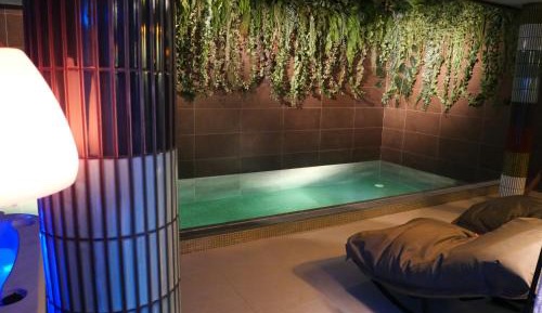 King Suite with Spa Bath