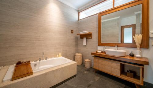 Suite with Garden View