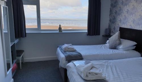 Twin Room with Private Bathroom