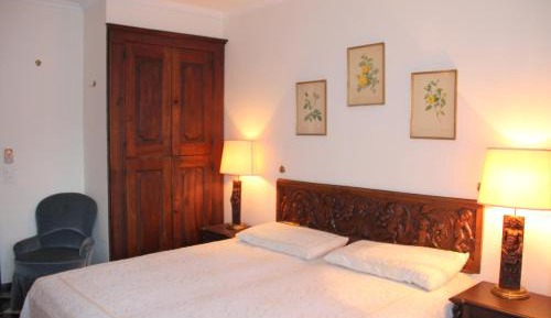 Three-Bedroom Apartment with Lake View