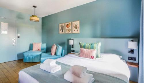 Family Room with Sea View