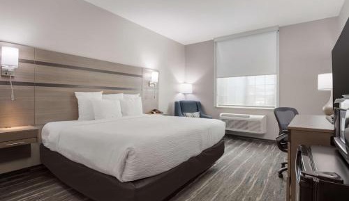 King Room with Mobility Accessible Tub