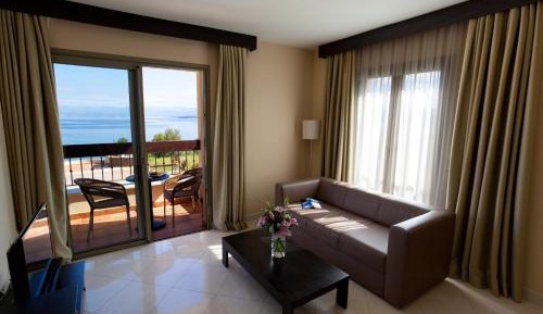 Suite with Balcony and Sea View