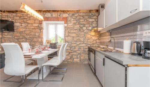 Three-Bedroom Vacation Home 