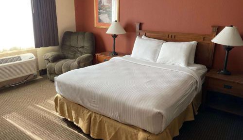 Queen Room - Non-Smoking