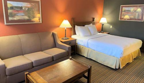 Queen Suite with Sofa Bed