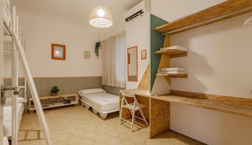Quintuple Room with Shared Bathroom