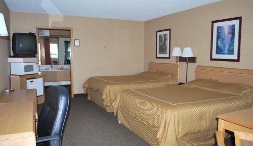 Queen Room with Two Queen Beds - Pet Friendly/Non-Smoking