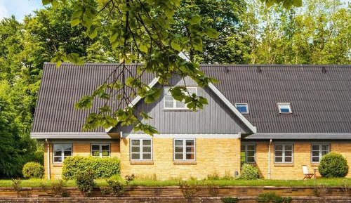 Eight-Bedroom Holiday Home