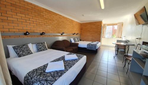 Superior Twin Queen Room