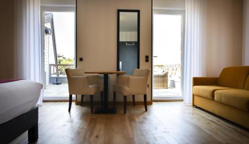 Triple Room with Sea View