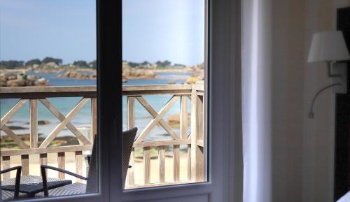 Double Room with Balcony and Sea View