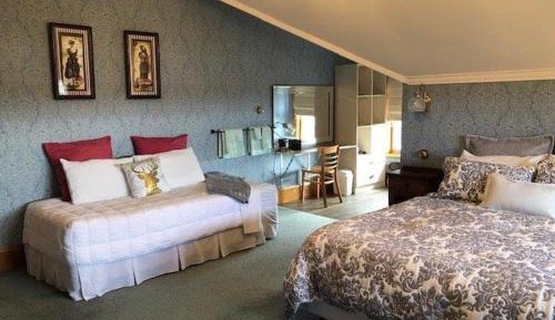 Deluxe Double Room with Extra Bed