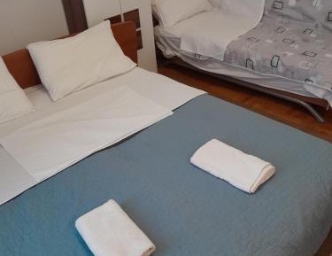 Triple Room with Shared Bathroom