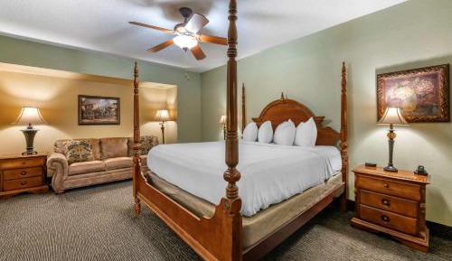 King Suite with Sofa Bed and Hot Tub