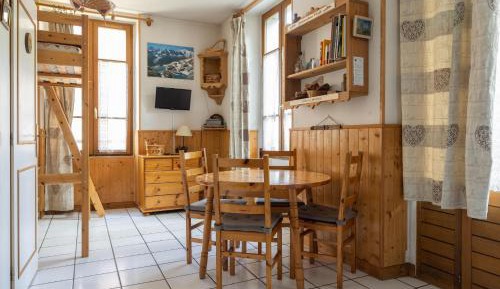 Superior One-Bedroom Apartment with Balcony