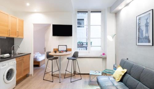 One-Bedroom Apartment