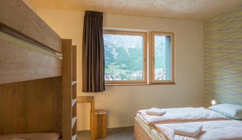 Family Room with Shower - incl. Pool Access