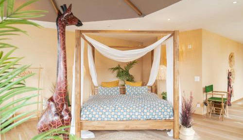 King Suite with Spa Bath - Massai Lodge