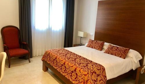 Standard Queen Room
