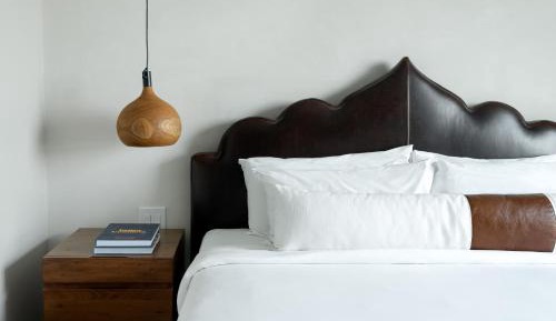 One-Bedroom King Suite