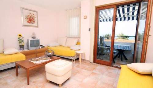 Two-Bedroom Apartment with Terrace and Sea View