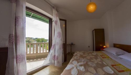 Two-Bedroom Apartment with Terrace and Sea View