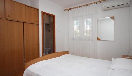 One-Bedroom Apartment with Terrace and Sea View