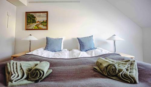 Double Room with Shared Bathroom