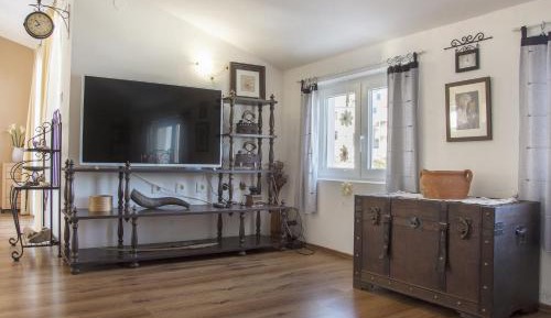 One-Bedroom Apartment with Terrace and Sea View