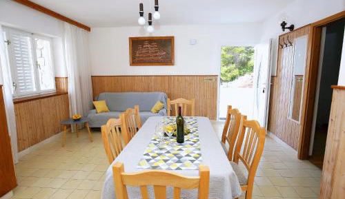 Two-Bedroom Apartment with Terrace and Sea View