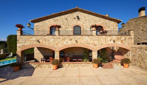Country House with Swimming Pool