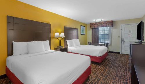 Queen Room with Two Queen Beds - Non-Smoking