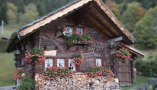 Chalet (2 Adults + 2 Children)