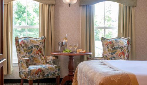 Deluxe Queen Room with Two Queen Beds