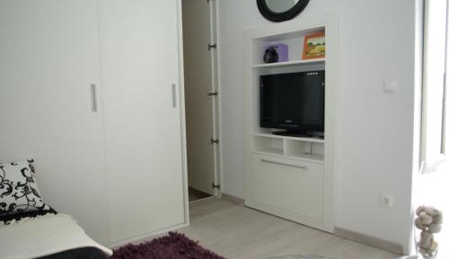 One-Bedroom Apartment with Terrace