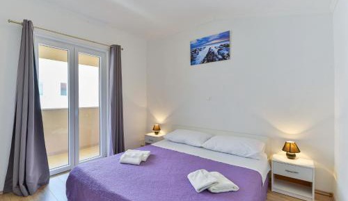 Two-Bedroom Apartment with Balcony and Sea View