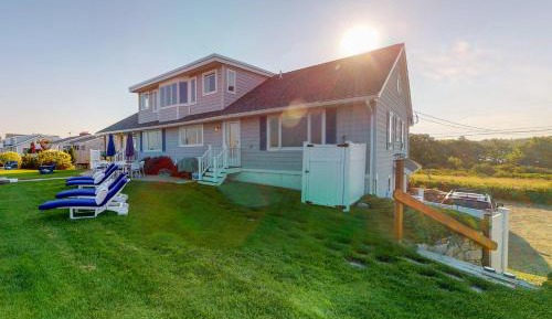 Six Bedroom Holiday Home