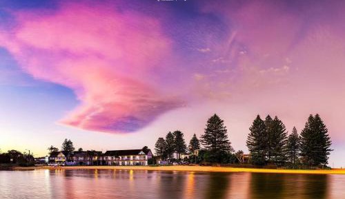 Twin Room with Lake View - Pet Friendly 