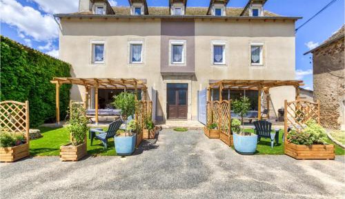 Three-Bedroom Vacation Home 