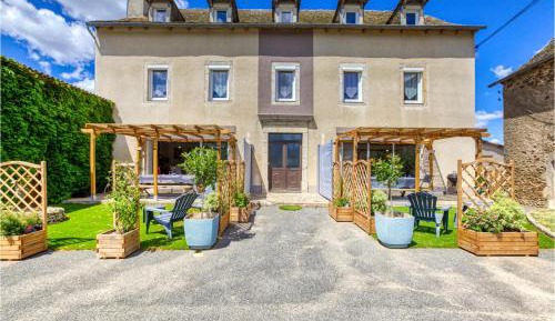 Three-Bedroom Vacation Home 
